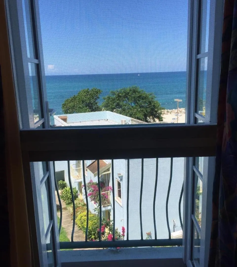 Negril Oceanview Escape - Beachfront Studio Orange Bay 0*,  자메이카
